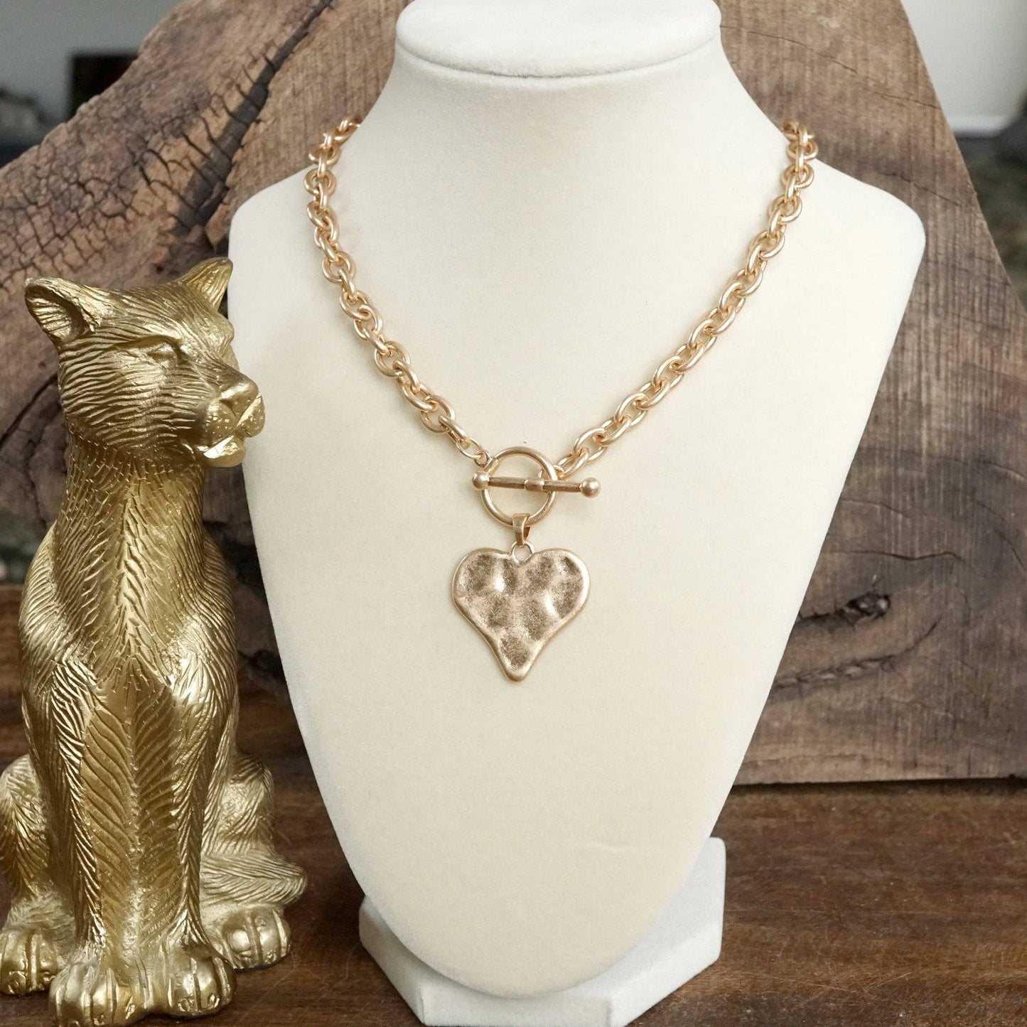 Boho Hammered Heart Front Toggle Necklace – Rustic Gold