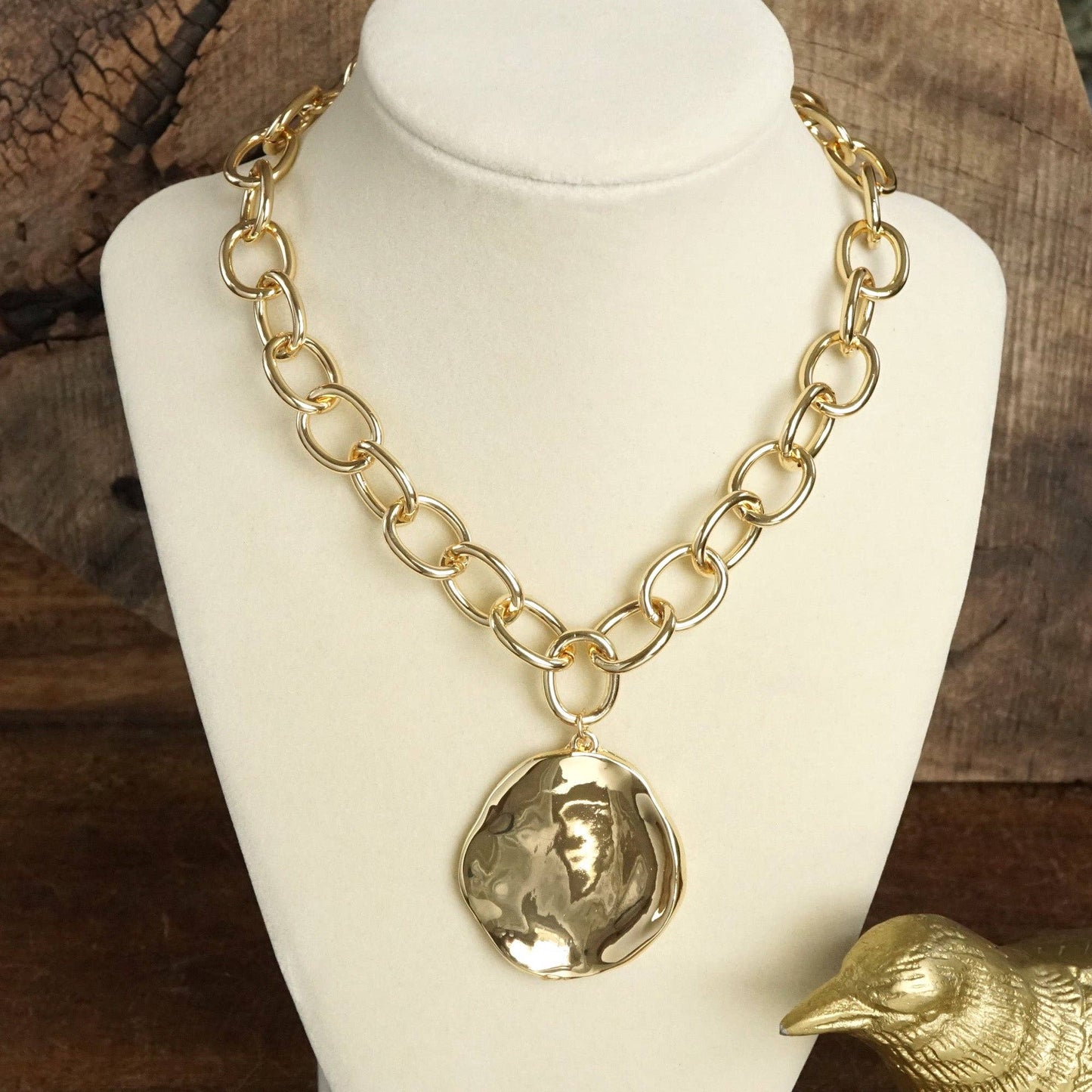 Chunky Chain & Hammered Disc Statement Necklace – Gold