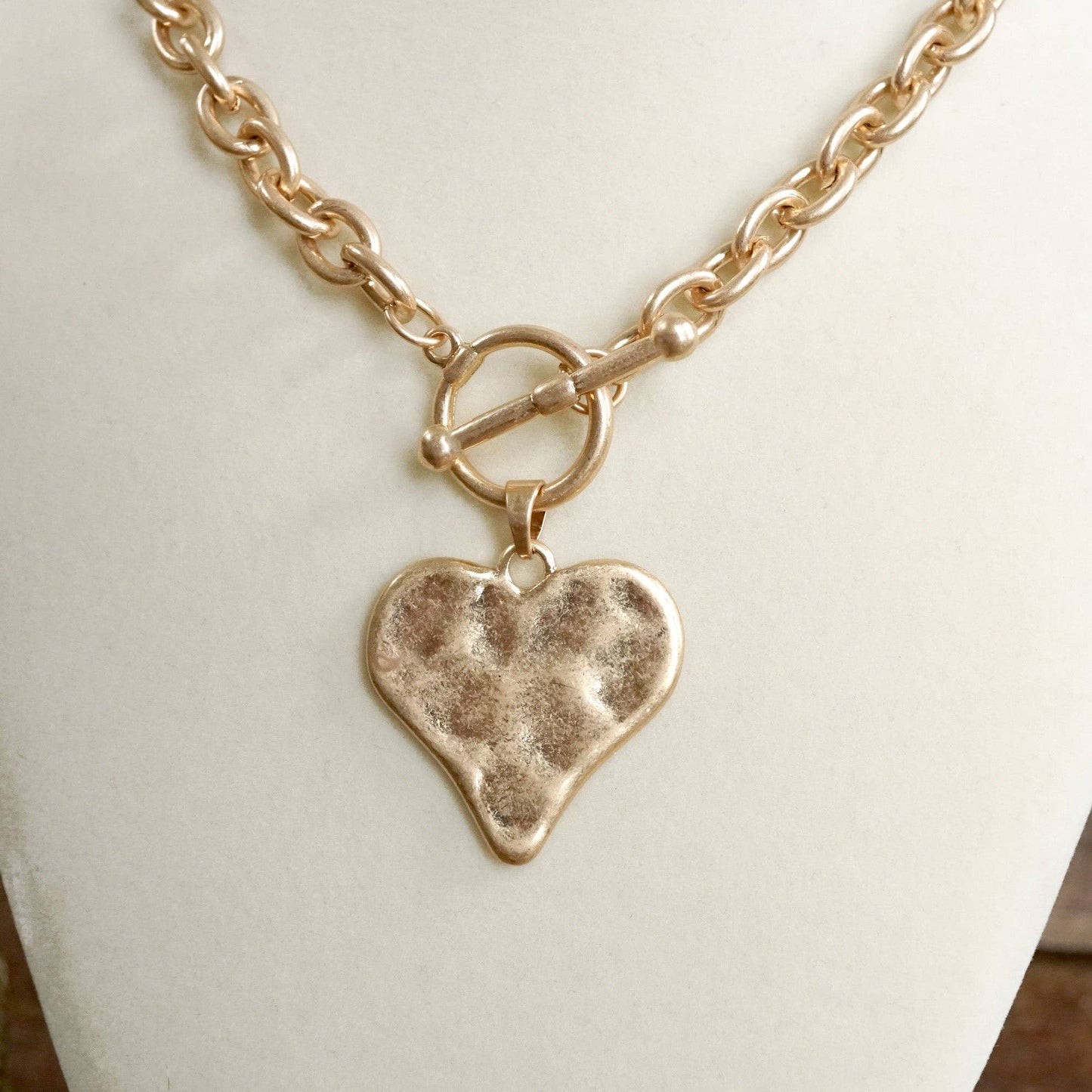 Boho Hammered Heart Front Toggle Necklace – Rustic Gold
