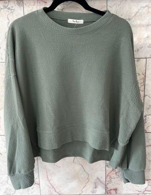 Cloudy knit round neck sweater