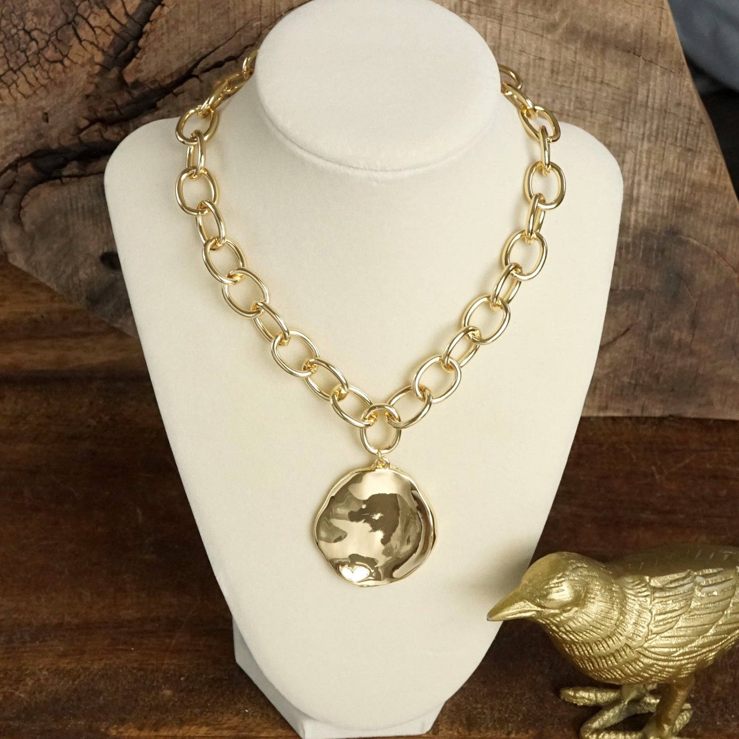 Chunky Chain & Hammered Disc Statement Necklace – Gold