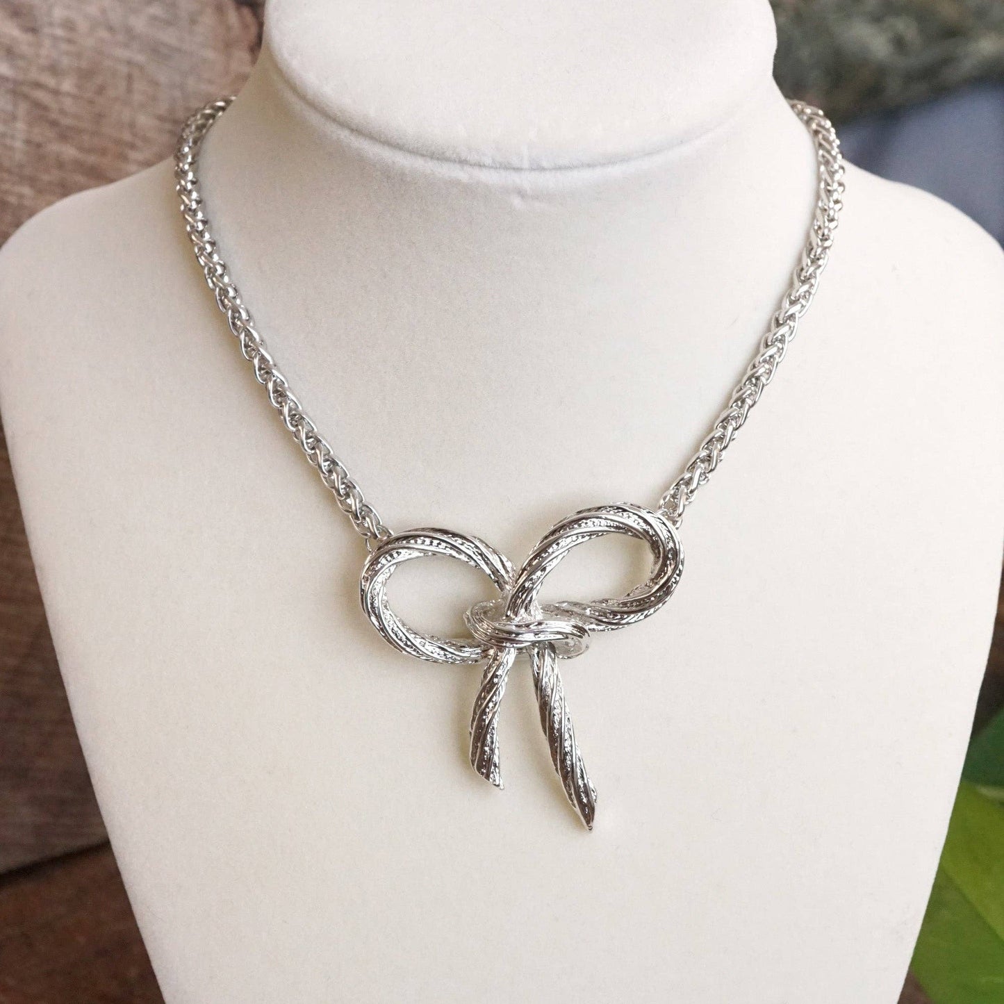 Large Rope Textured Bow Pendant Statement Necklace Silver Tone