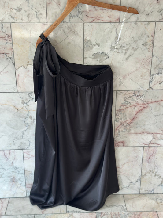 Jodifl Black Satin One Shoulder Swing Dress