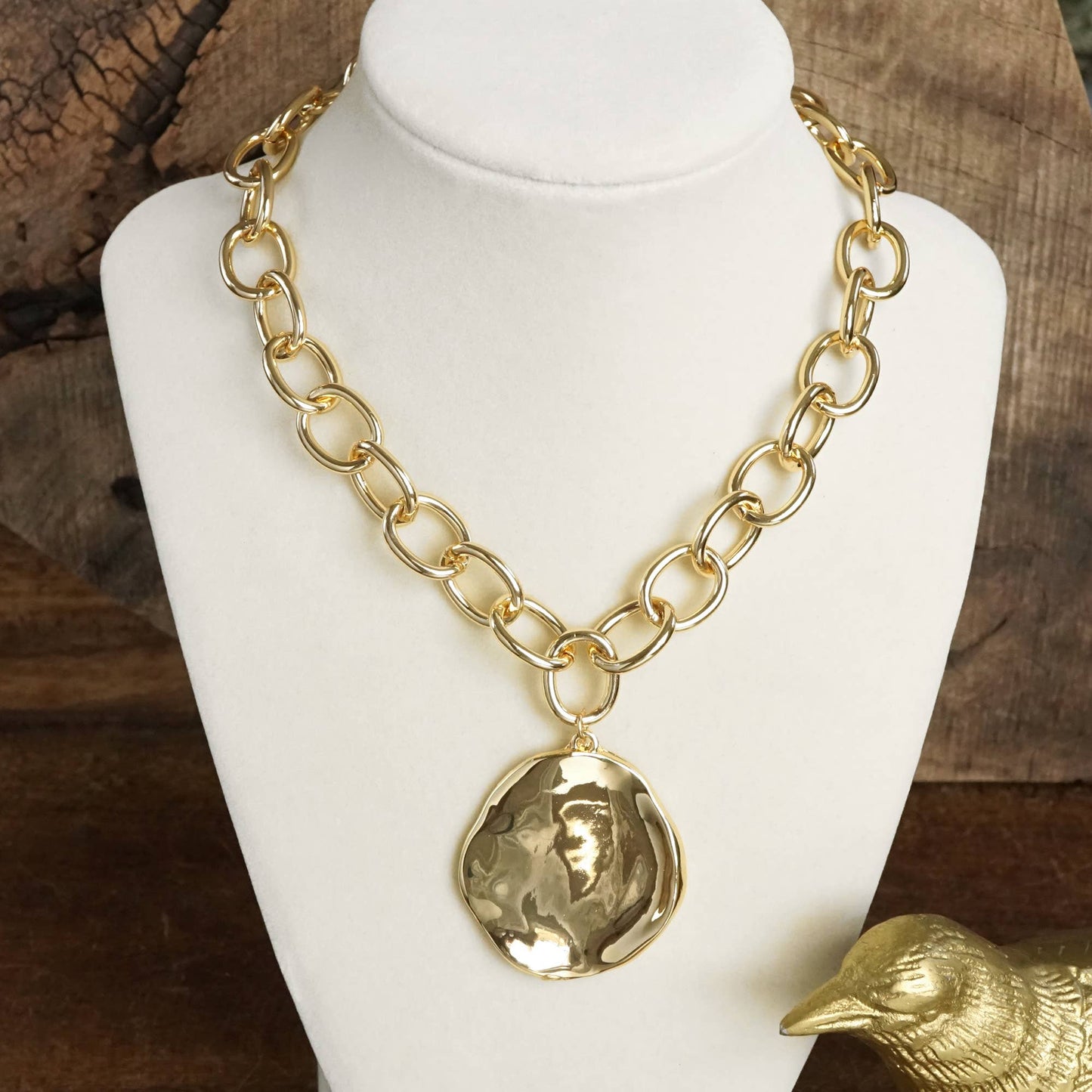 Chunky Chain & Hammered Disc Statement Necklace – Gold